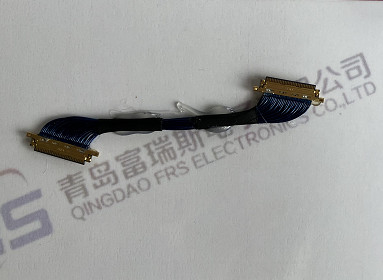 30 Pin 50 Pinの電気馬具アセンブリ0.4mm LVDS 40 Pinは超薄く黒いジャケットをケーブルで通信する