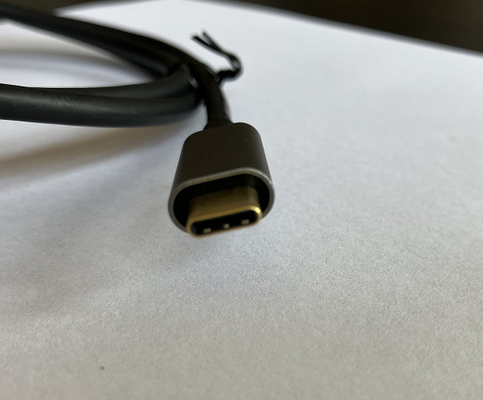 1.8m HDMIワイヤー馬具USB 4 240w適用範囲が広いHdmiカバー バックルのタイプ